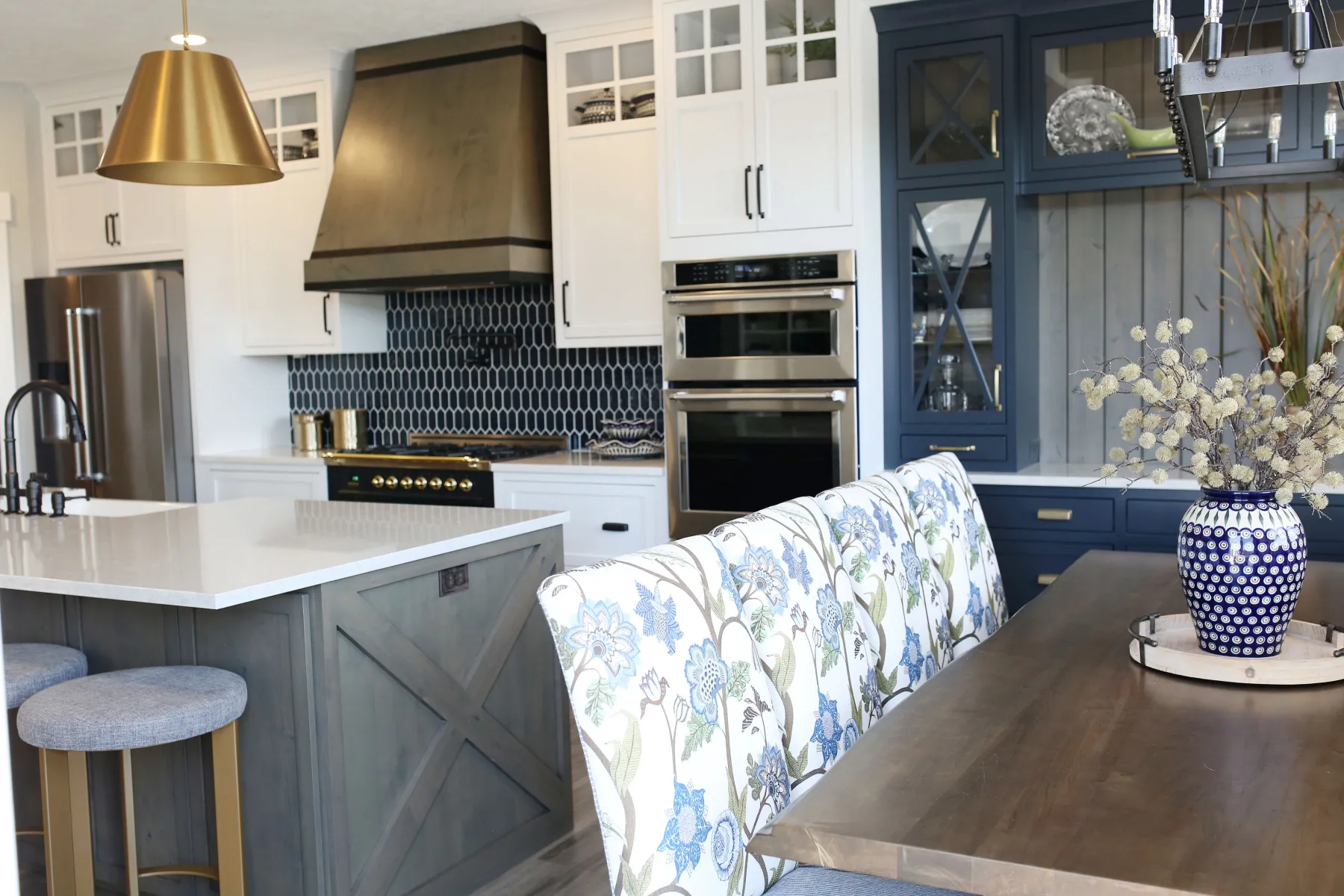 Transitional Kitchen Living Space Jenison – MI (32)
