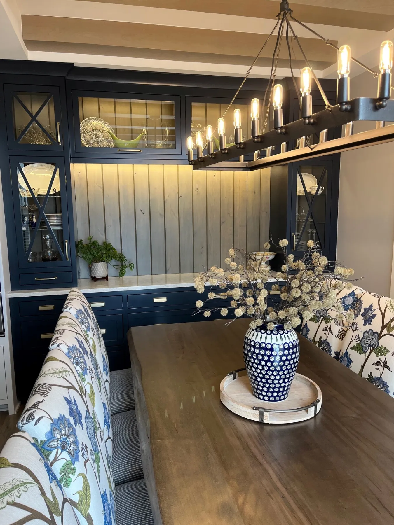Transitional Kitchen Living Space Jenison – MI (66)