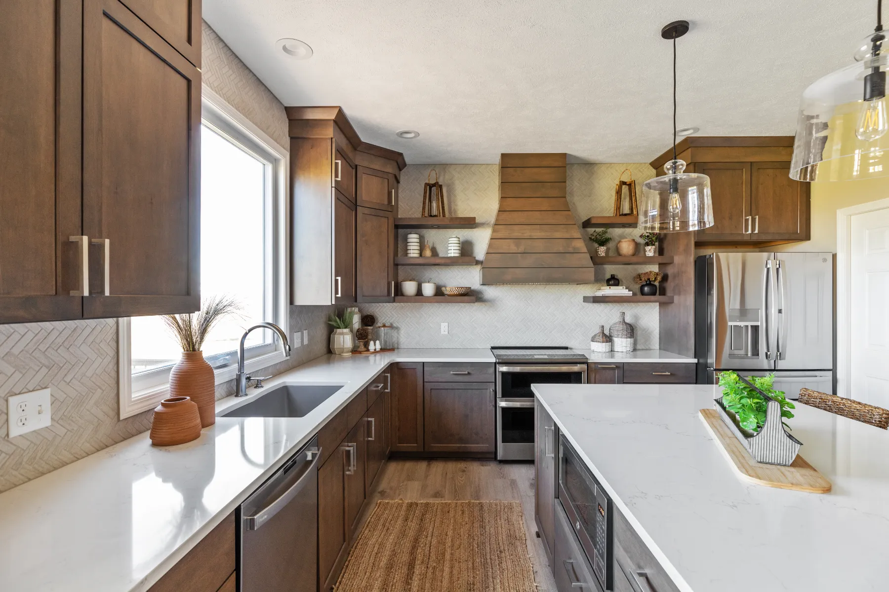 Warm & Modern Kitchen Hudsonville MI (10)