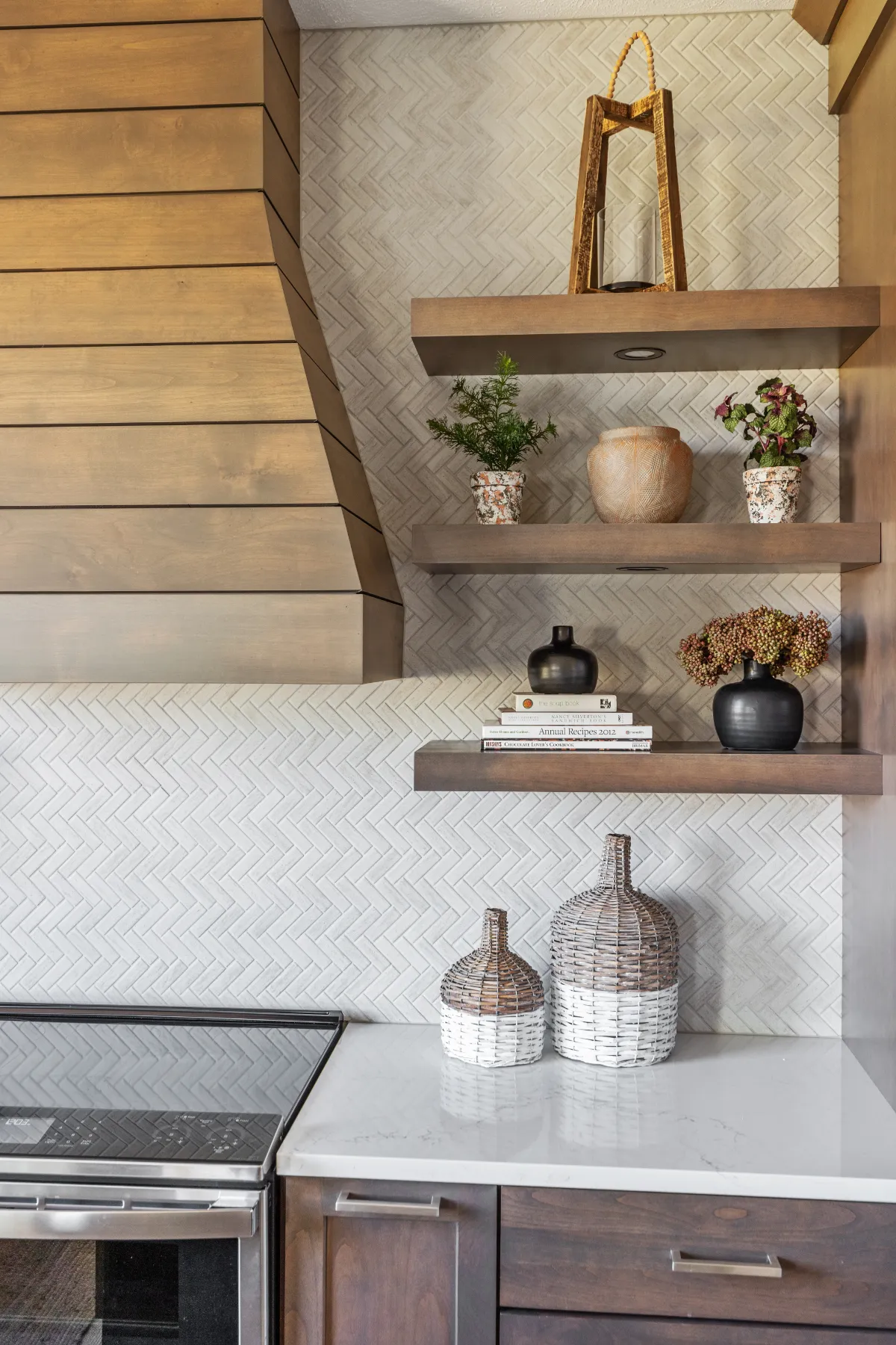 Warm & Modern Kitchen Hudsonville MI (7)